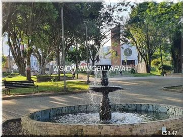 VENDO CASA SECTOR CON AMBIENTE CAMPESTRE, MUY AMPLIA, ZONAS VERDES, Mágnifica para relajarse y vivir cómodamente.
