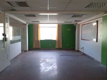 JULIACA - SALIDA A AREQUIPA SE VENDE ALMACEN CON OFICINAS