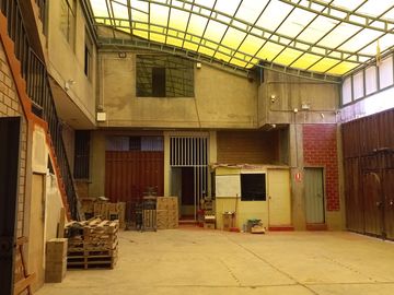 JULIACA - SALIDA A AREQUIPA SE VENDE ALMACEN CON OFICINAS