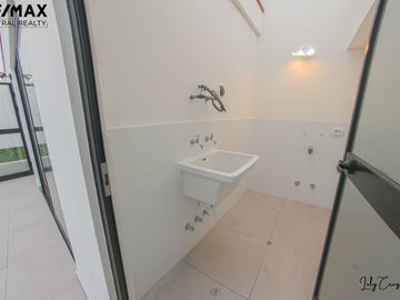 VENDO BELLO DUPLEX VISTA AL MAR Y EL GOLF DESDE BALCON Y TERRAZA