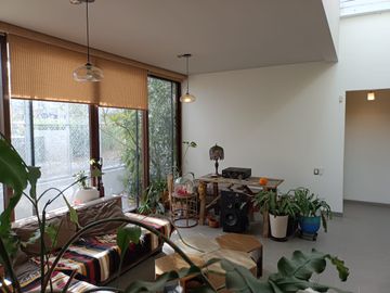 EXCELENTE OPORTUNIDAD CASA DE UNA PLANTA EN PARQUE TOSCANA
