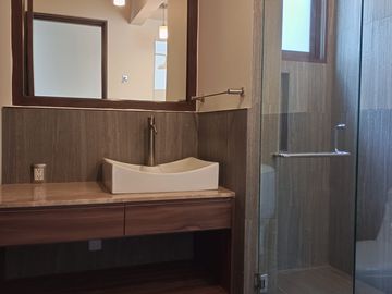 EXCELENTE OPORTUNIDAD CASA DE UNA PLANTA EN PARQUE TOSCANA