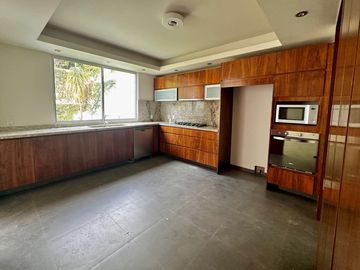 CASA EN VENTA FRACC BOSQUES DE SANTA ANITA. 7 D 10