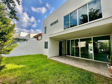 CASA EN VENTA FRACC BOSQUES DE SANTA ANITA. 7 D 10