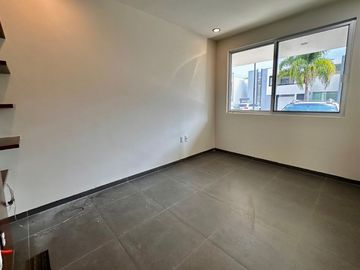 CASA EN VENTA FRACC BOSQUES DE SANTA ANITA. 7 D 10