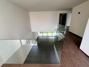 CASA EN VENTA FRACC BOSQUES DE SANTA ANITA. 7 D 10