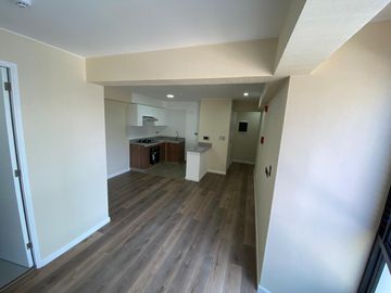 VENTA DPTO DE ESTRENO 01 DORM.AV.PRINCIPAL-PISO 5 -SURQUILLO