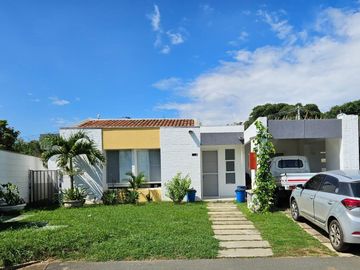 venta casa esquinera Azucenas del Castillo - Jamundi