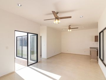 Casa en venta de 1 piso y 2 recámaras en Chichí Suárez Mérida - Preventa 12 meses