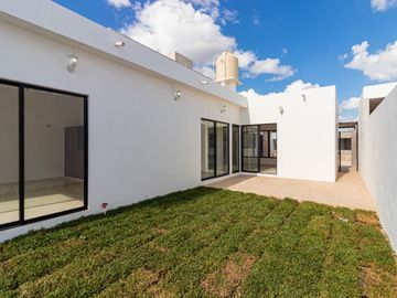 Casa en venta de 1 piso y 2 recámaras en Chichí Suárez Mérida - Preventa 12 meses