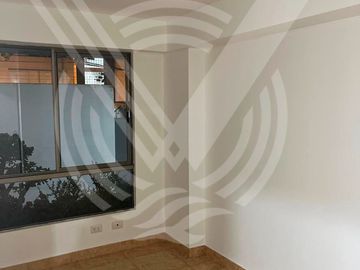OPORTUNIDAD: SE VENDE DEPARTAMENTO EN PRIMER PISO CON COCHERA Y DEPÓSITO EN SAN ISIDRO