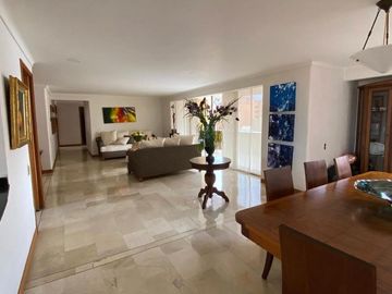 Venta de apartamento en Laureles Santa Teresita