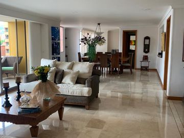 Venta de apartamento en Laureles Santa Teresita