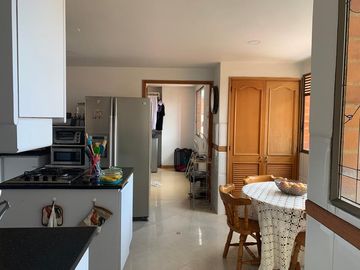 Venta de apartamento en Laureles Santa Teresita