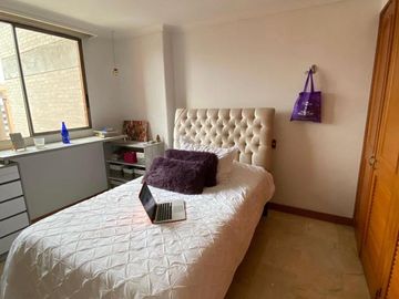Venta de apartamento en Laureles Santa Teresita