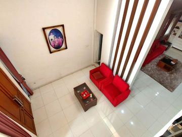 Rumah Mewah Halaman Luas dekat Jalan Magelang