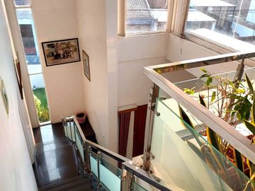 Rumah Mewah Halaman Luas dekat Jalan Magelang