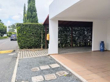 VENDO CASA EN LA MORADA CALI VALLE DEL CAUCA