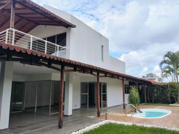 VENDO CASA EN LA MORADA CALI VALLE DEL CAUCA