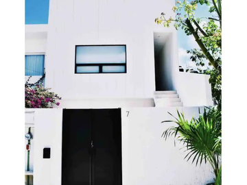 Hermosa casa boutique de 3 recámaras en Tulum centro.