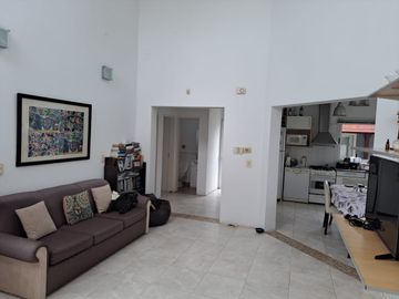 SE VENDE CASA EN COUNTRY SAN ISIDRO, VILLA ALLENDE, 4 DORMITORIOS 3 BAÑOS EN UNA PLANTA