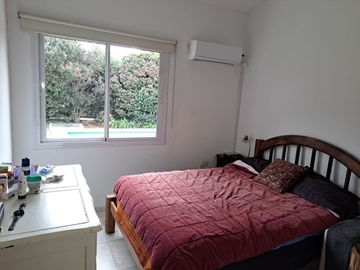 SE VENDE CASA EN COUNTRY SAN ISIDRO, VILLA ALLENDE, 4 DORMITORIOS 3 BAÑOS EN UNA PLANTA