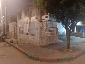 VENDO PRIMER PISO  PROPIEDAD HORIZONTAL LAS GRANJAS CALI