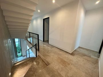 Casa con dos terrazas planta baja y rooftop, alberca privada, venta, Huayacan Cancun.