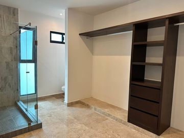 Casa con dos terrazas planta baja y rooftop, alberca privada, venta, Huayacan Cancun.