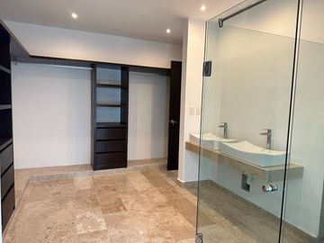 Casa con dos terrazas planta baja y rooftop, alberca privada, venta, Huayacan Cancun.
