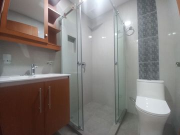CASA CON 1 LOCAL Y 2 DEPARTAMENTOS EN VENTA POR ESTRENAR SECTOR TOTORACOCHA