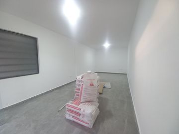 CASA CON 1 LOCAL Y 2 DEPARTAMENTOS EN VENTA POR ESTRENAR SECTOR TOTORACOCHA