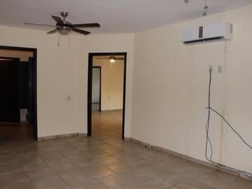 Casa en venta. Fracc. Quintas del Bosque, El cedro, Villahermosa