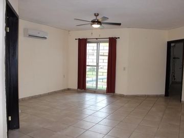 Casa en venta. Fracc. Quintas del Bosque, El cedro, Villahermosa