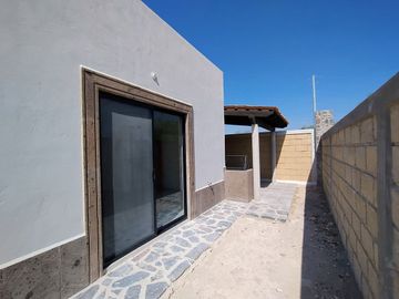 Casa de una planta, 2 recámaras, lote 300 m2, Magnolia, San Miguel de Allende
