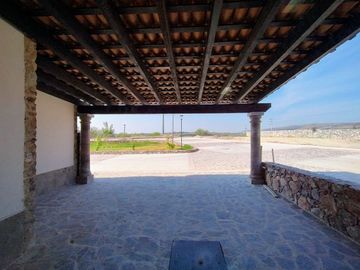 Casa de una planta, 2 recámaras, lote 300 m2, Magnolia, San Miguel de Allende