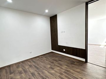 VENTA DE CASA 4 RECAMARAS AREA TV Y ROOF GARDEN AL NORTE DE AGS EN COTO CON VIGILANCIA Y ALBERCA