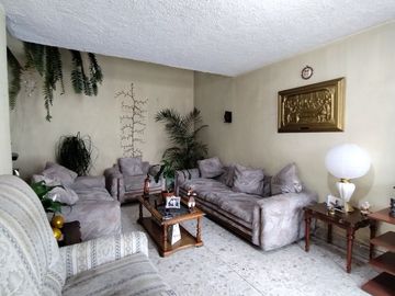 Casa en Venta Col. La Merced, Toluca, Zona Estadio La Bombonera