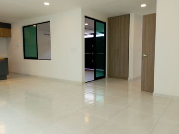 CASA EN VENTA EN MORILLOTLA A LA CALLE CERCA A  LA UVM Y LA UDLA