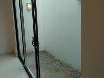 CASA EN VENTA EN MORILLOTLA A LA CALLE CERCA A  LA UVM Y LA UDLA