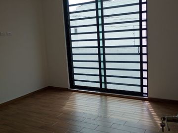 CASA EN VENTA EN MORILLOTLA A LA CALLE CERCA A  LA UVM Y LA UDLA
