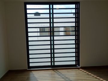 CASA EN VENTA EN MORILLOTLA A LA CALLE CERCA A  LA UVM Y LA UDLA