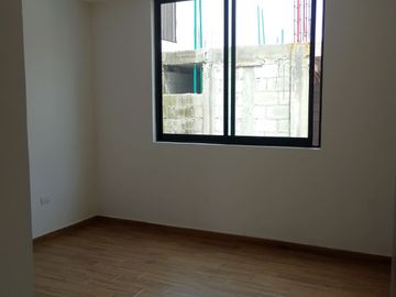 CASA EN VENTA EN MORILLOTLA A LA CALLE CERCA A  LA UVM Y LA UDLA