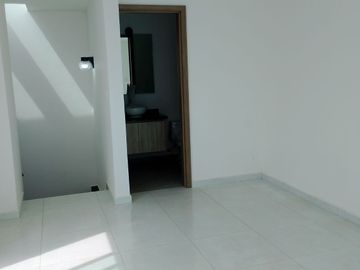 CASA EN VENTA EN MORILLOTLA A LA CALLE CERCA A  LA UVM Y LA UDLA