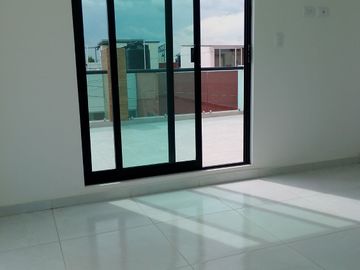 CASA EN VENTA EN MORILLOTLA A LA CALLE CERCA A  LA UVM Y LA UDLA