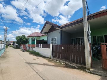 For Sale - One-Story Twin House in Sukhawadi Soi, Sung Noen, Nakhon Ratchasima. The house is situated on a 37 square wah plot and features 2 bedrooms