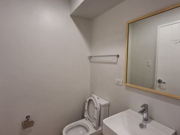 FOR SALE - Brand New Studio Unit in The Arton by Rockwell, Quezon City