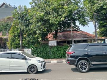 Disewakan Rumah Komersil Nusa Loka BSD City Tangerang Selatan Lokasi Strategis Ramai Cocok Untuk Usaha