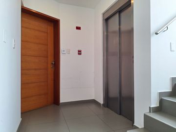 ¡VENTA DEPARTAMENTO 1ER PISO VISTA CALLE EN SAN BORJA!