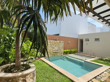 Casa en Venta de 3 Recámaras con alberca en Montebello, Mérida, Yucatán